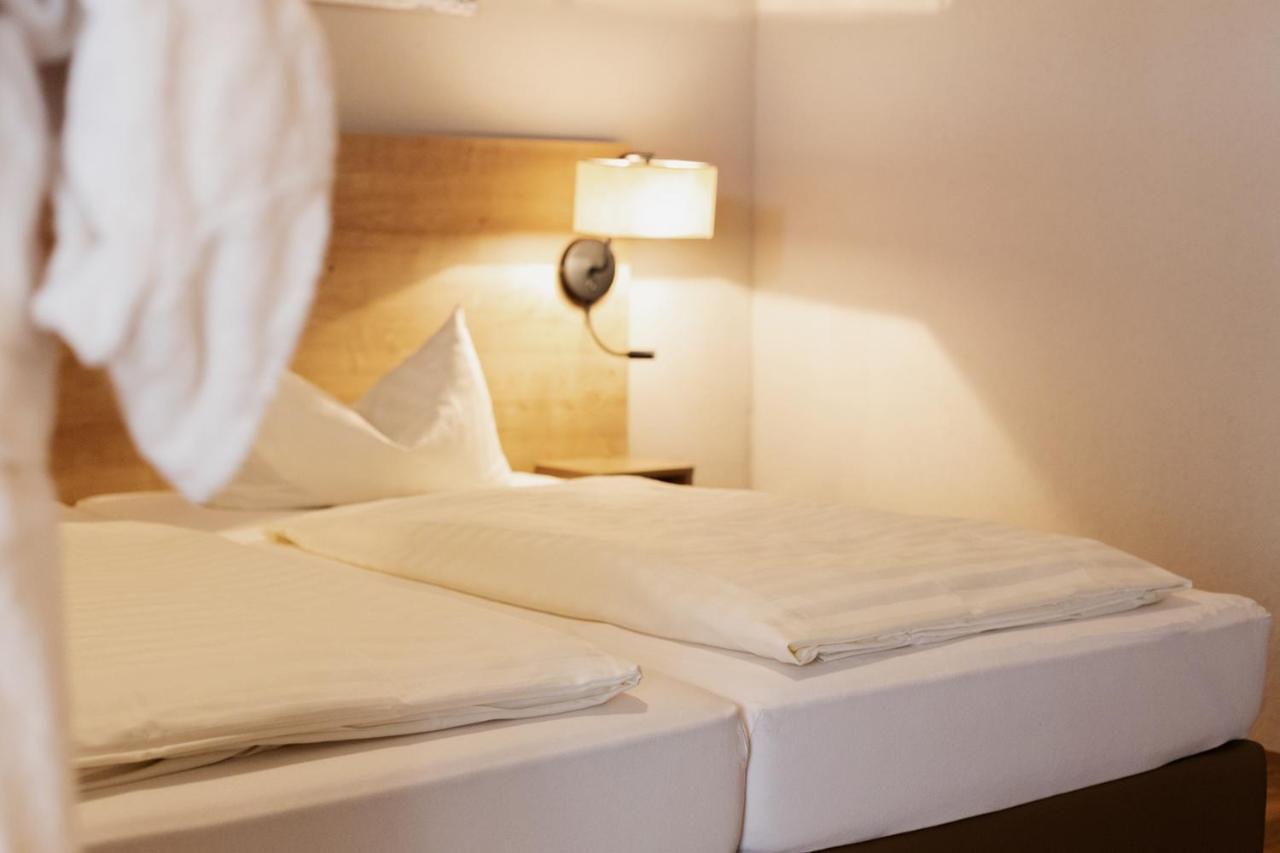 Hotel Ahornhof Lindberg Bagian luar foto